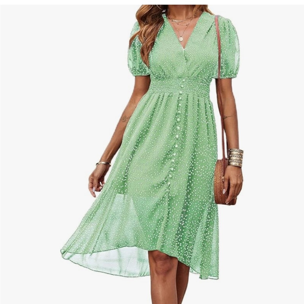 Amazon Midi V neck dress. Mint green. Size medium